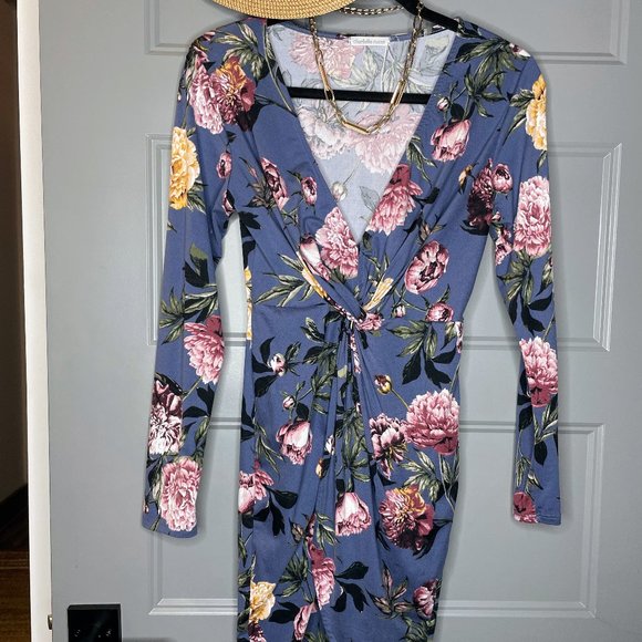 CHARLOTTE RUSSE BLUE FLORAL DRESS WITH PINK FLOWERS SIZE MEDIUM - Picture 6 of 7